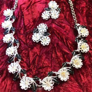 ART CO. FLOWER NECKLACE AND CLIP ON EARRING SET